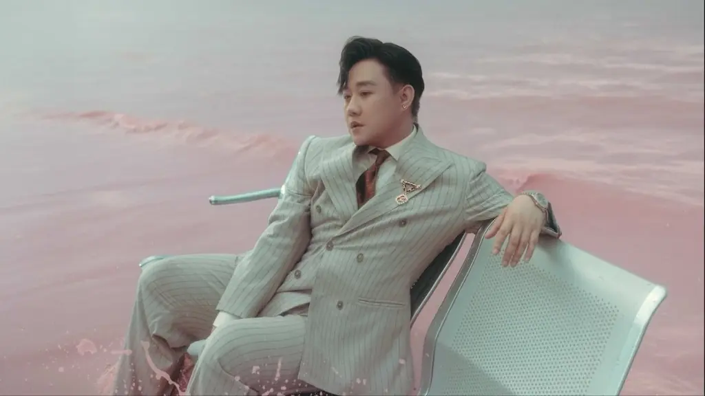 Trung Quân kể chuyện nội tâm qua MV ‘Mỹ vị cuộc đời’